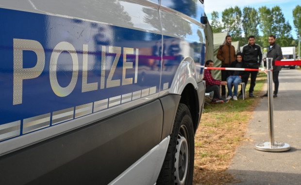 bundespolizist-verraet:-die-deutsche-grenze-wieder-bedingungslos-offen-fuer-alle
