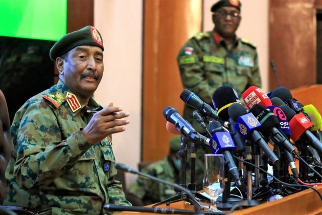 general-haelt-sudanesischen-regierungschef-bei-sich-zu-hause-gefangen