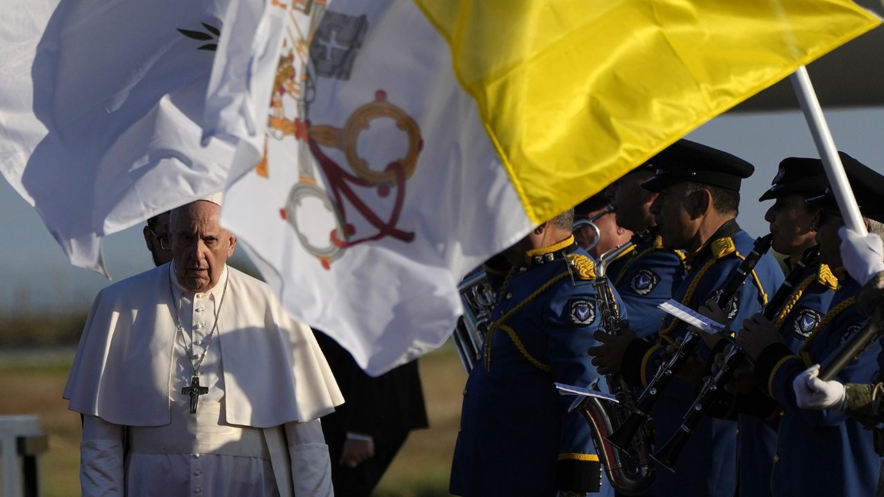 pope-francis-visits-cyprus-and-urges-people-to-heal-divisions