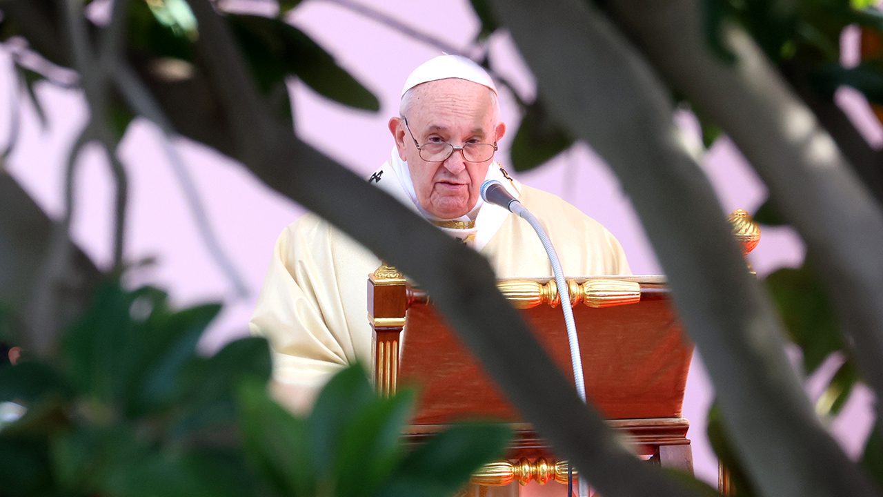 pope-francis-celebrates-his-birthday-with-migrants-and-refugees