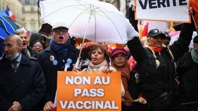 ueber-hunderttausend-menschen-protestierten-am-wochenende-gegen-impfpass