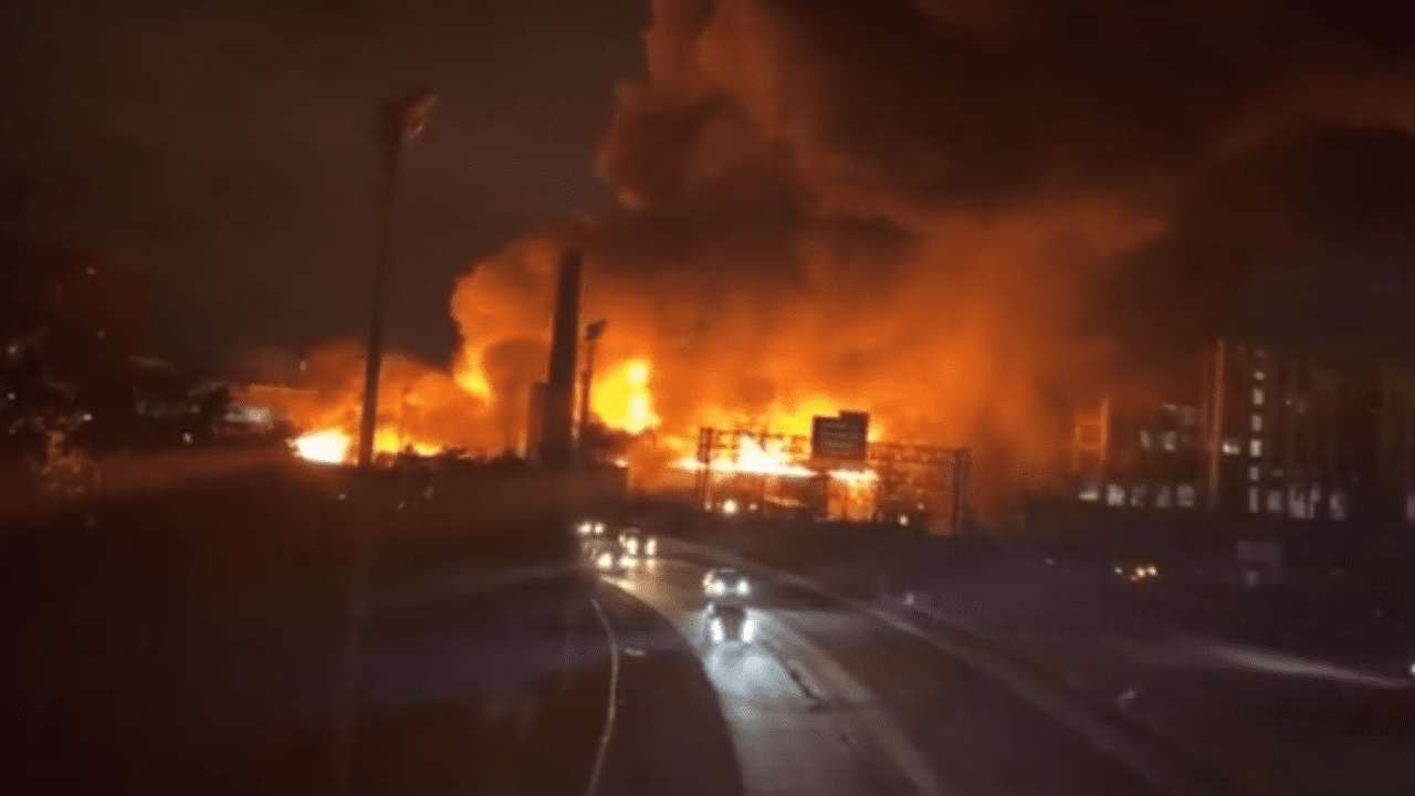 new-jersey-fire-breaks-out-at-chemical-plant;-residents-advised-to-keep-windows-closed