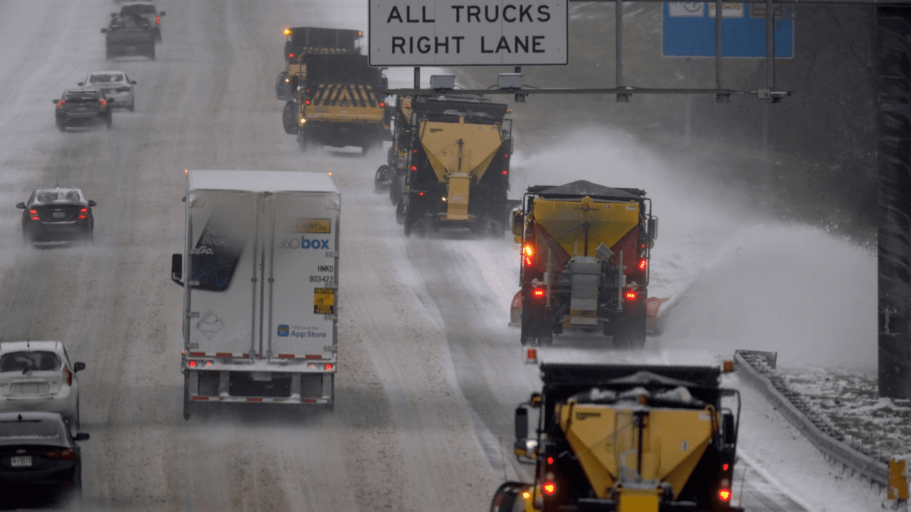 carolinas-bears-brunt-as-southeast-winter-storm-leaves-hundreds-of-thousands-without-power