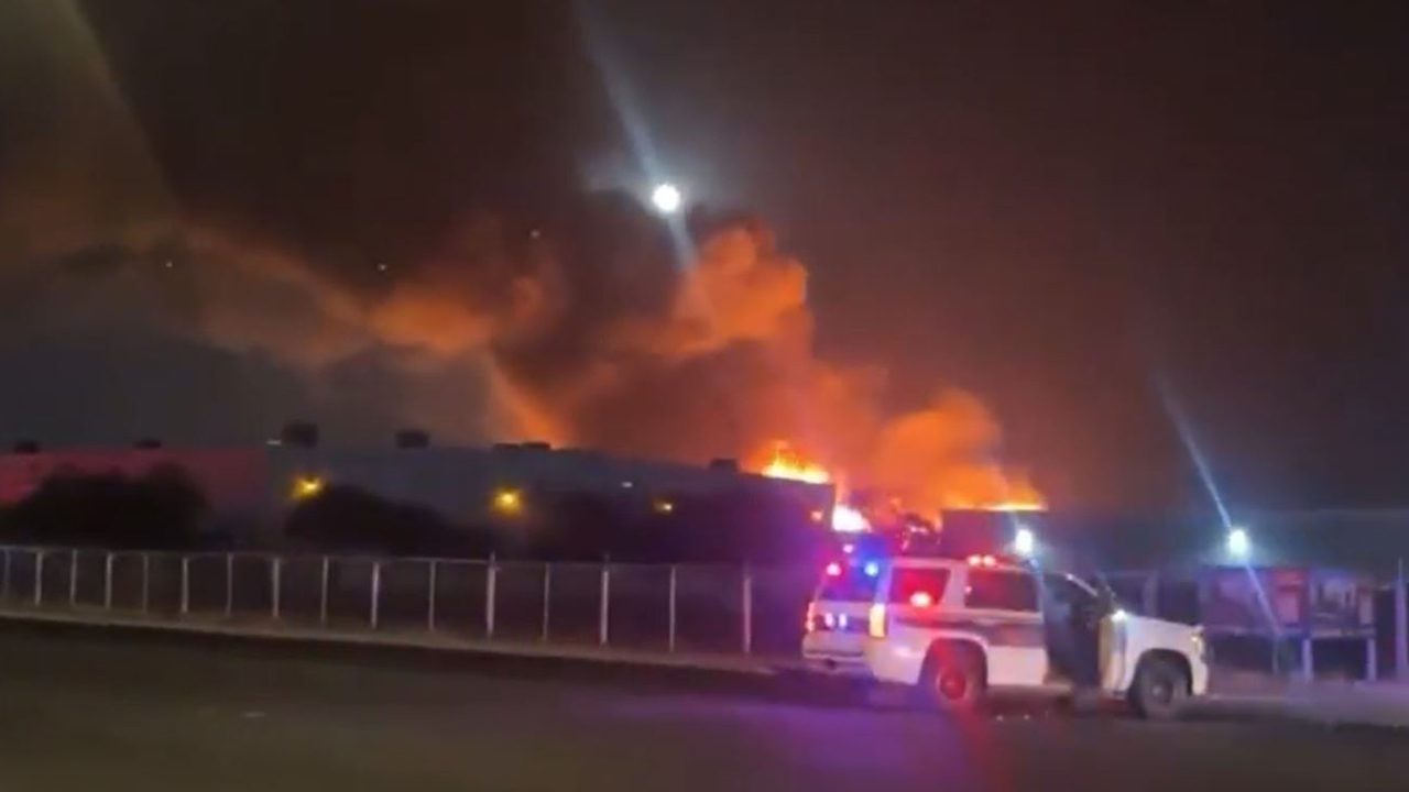 massive-fire-burning-near-phoenix-factory,-videos-show