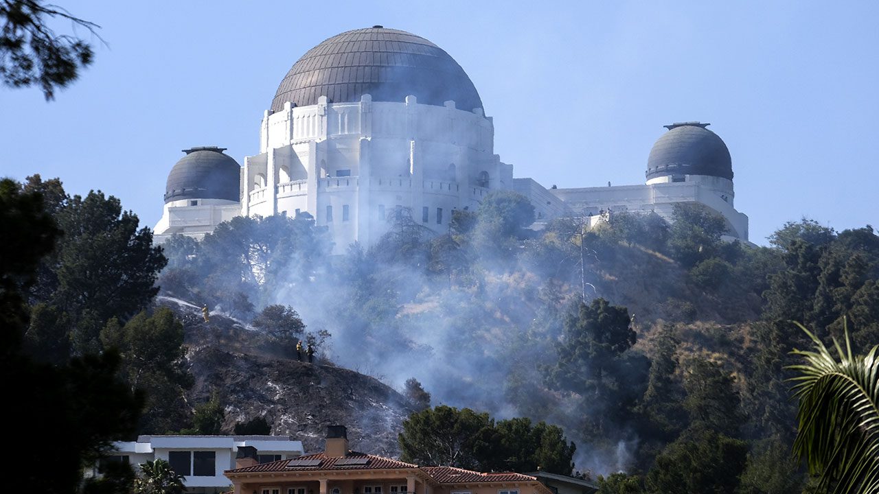 la-police-detain-person-of-interest-in-griffith-observatory-brush-fire;-no-arrest-yet-announced