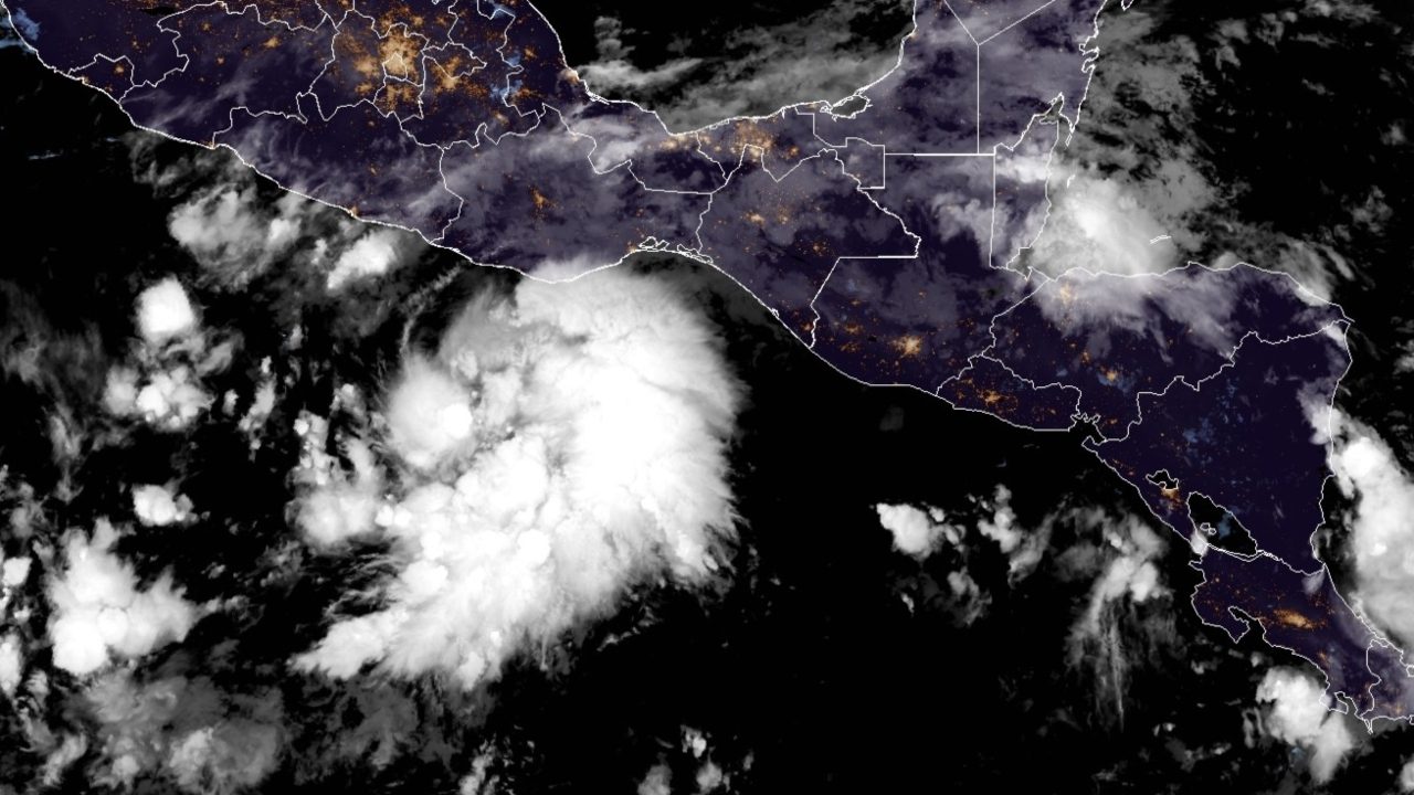 tropical-storm-agatha-expected-to-become-hurricane-over-eastern-pacific