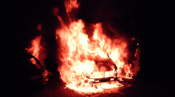 brandanschlag:-linksradikale-zuenden-privatauto-von-berliner-polizistin-an