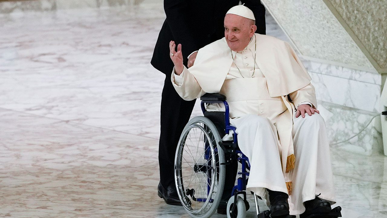 pope-francis-postpones-africa-apostolic-visit-on-advice-from-doctor