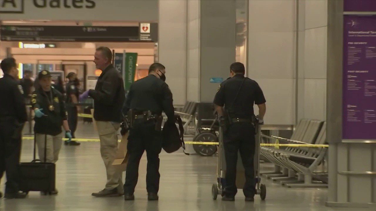 man-at-san-francisco-airport-attacks-3-with-‚edged-weapon‘-arrested:-police