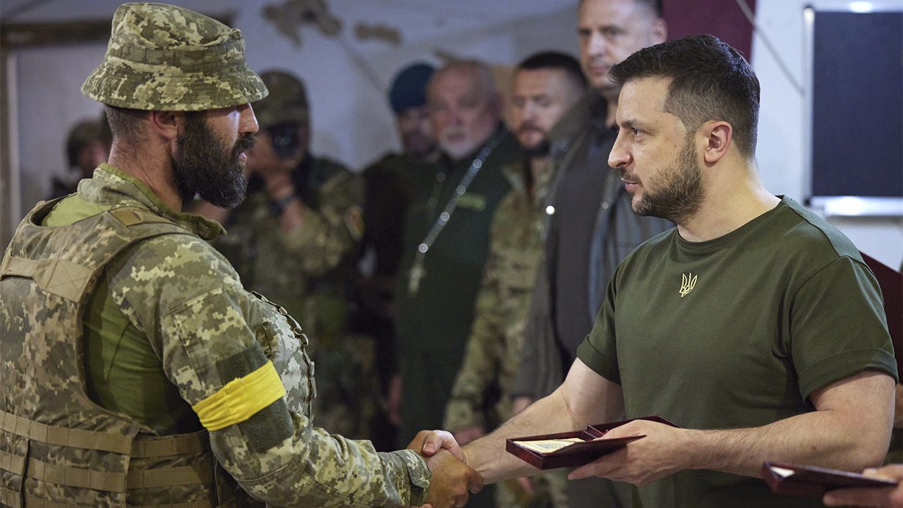 ukraine’s-zelenskyy-visits-front-lines-in-south-as-russian-forces-pound-strategically-important-city-in-east