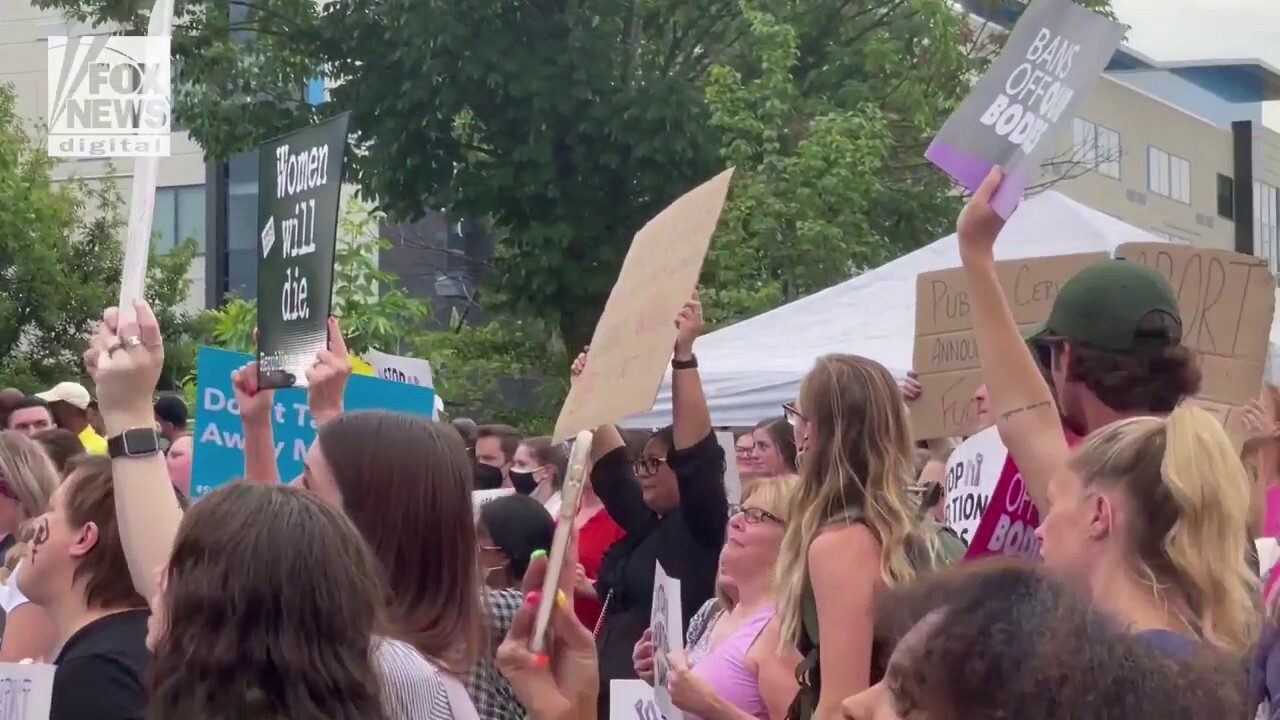 cori-bush-speaks-at-pro-choice-rally-where-protesters-call-abortion-'act-of-love,'-demand-no-restrictions