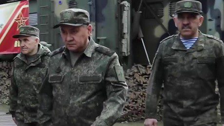 russischer-verteidigungsminister-inspiziert-truppen-in-der-ukraine
