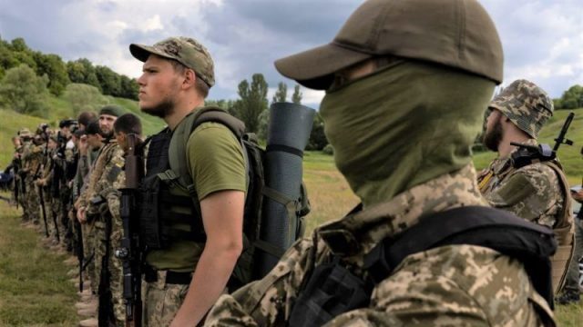 russische-justiz-stuft-ukrainisches-asow-regiment-als-„terroristisch“-ein