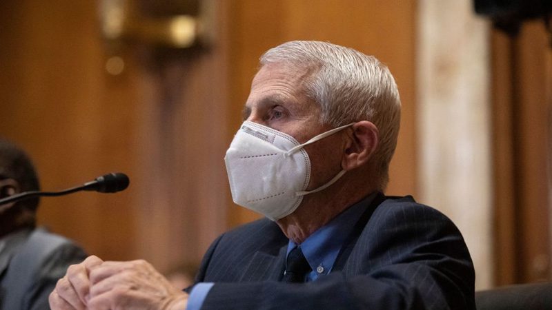 dr.-fauci-says-unvaccinated-&-unboosted-americans-are-‘going-to-get-into-trouble’-come-winter