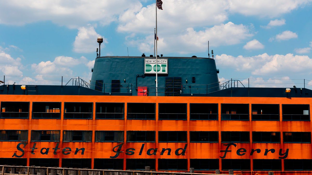 nyc-staten-island-ferry-in-‚rough-waters‘-with-staff-shortage,-other-problems