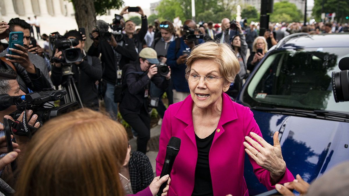 flashback:-warren-confronted-by-angry-father-over-student-loan-handouts:-we-got-’screwed‘