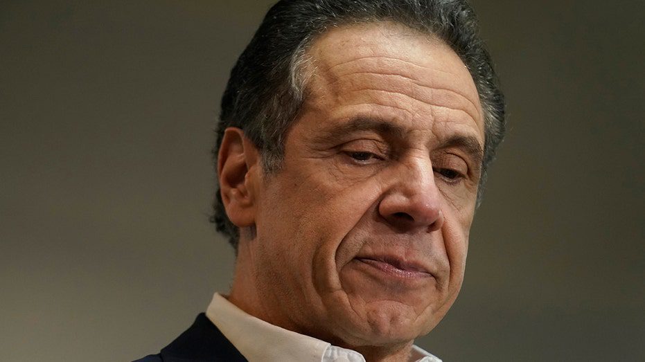 ex-aide-to-andrew-cuomo-sues,-alleges-former-gov-and-top-aides-created-’sexually-hostile-work-environment‘