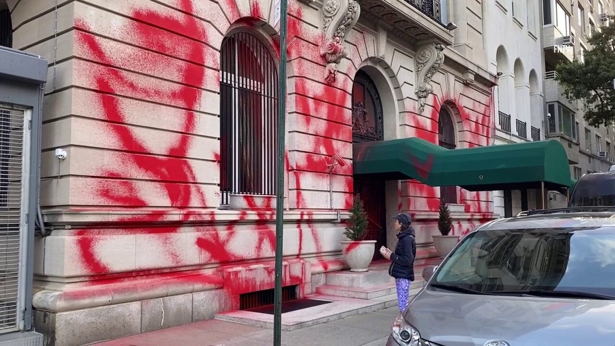 russian-embassy-in-nyc-vandalized-as-putin-annexes-ukrainian-territory