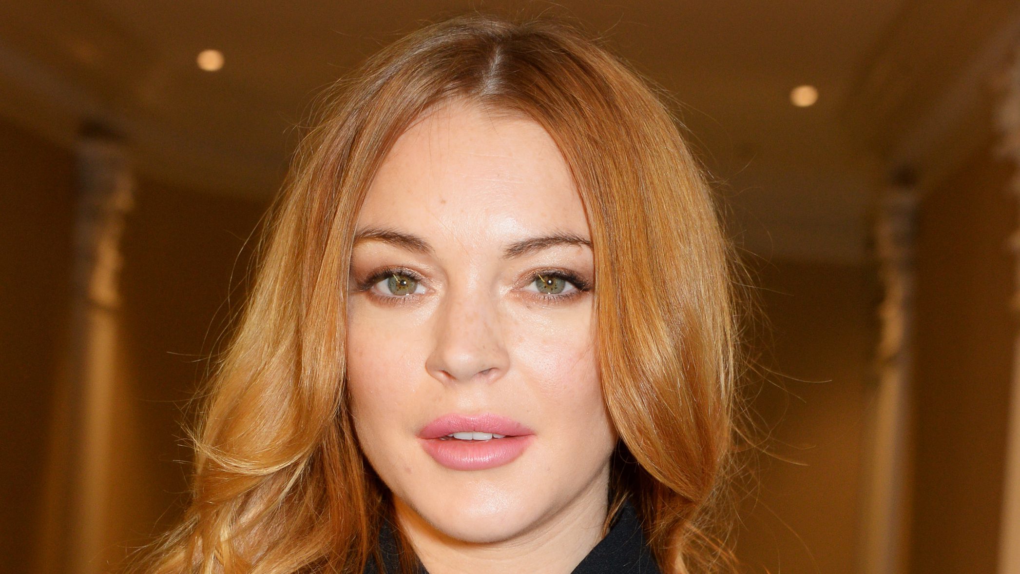 lindsay-lohan-throws-support-behind-power-of-social-media-following-struggles-with-paparazzi