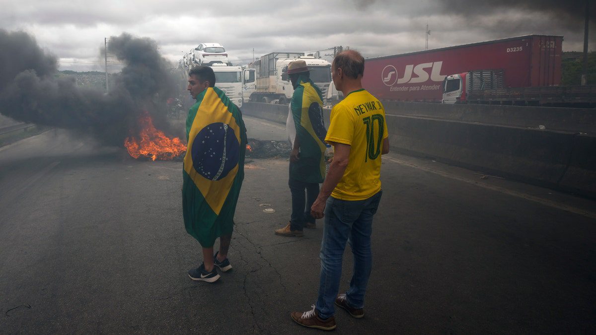 brazil-election:-bolsonaro-addresses-nation,-pledges-fidelity-to-constitution,-calls-for-end-of-roadblocks