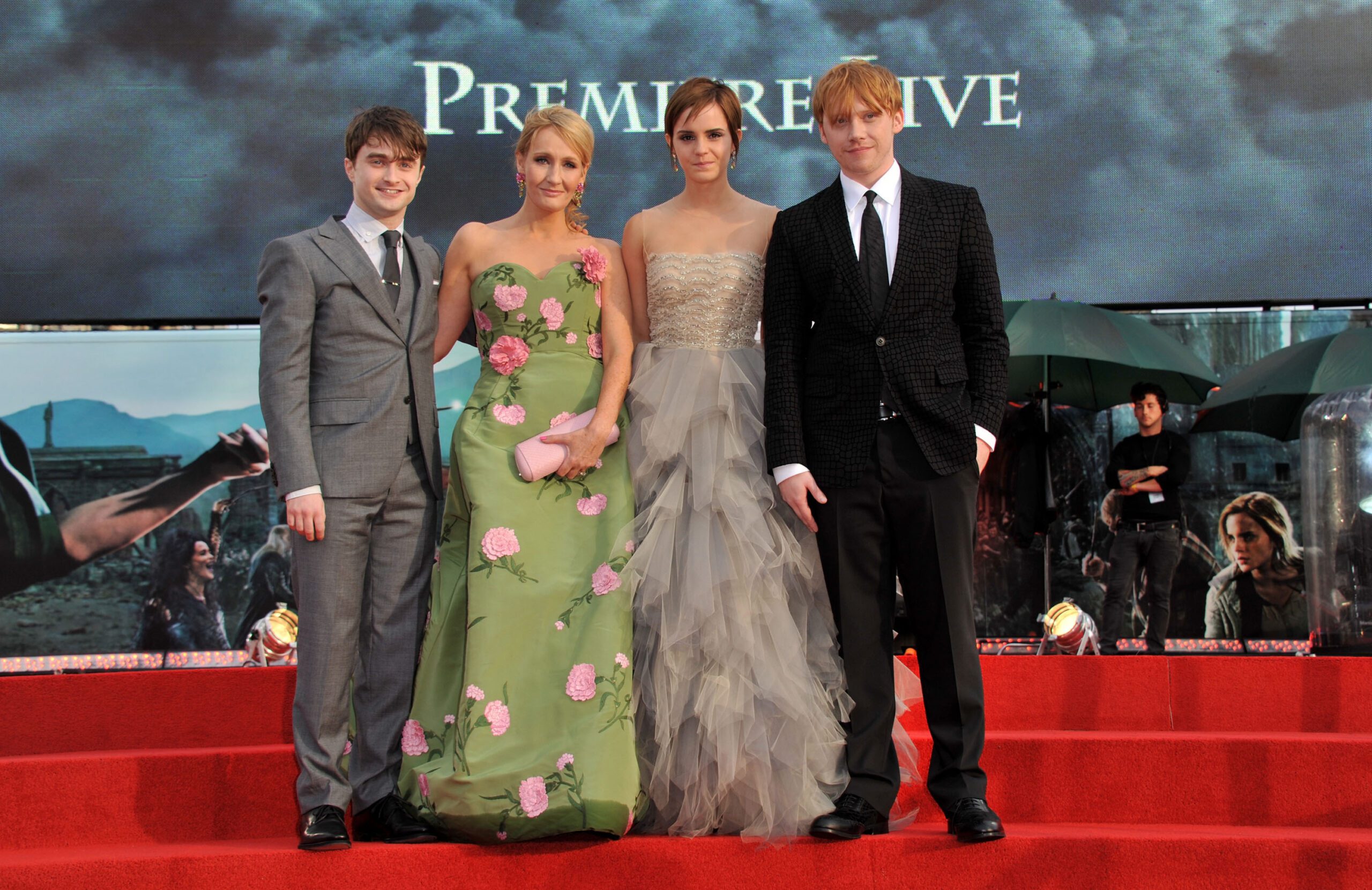 jk-rowling-vs.-the-trans-agenda:-here’s-what-‘harry-potter’-cast-members-have-said-about-the-ongoing-battle