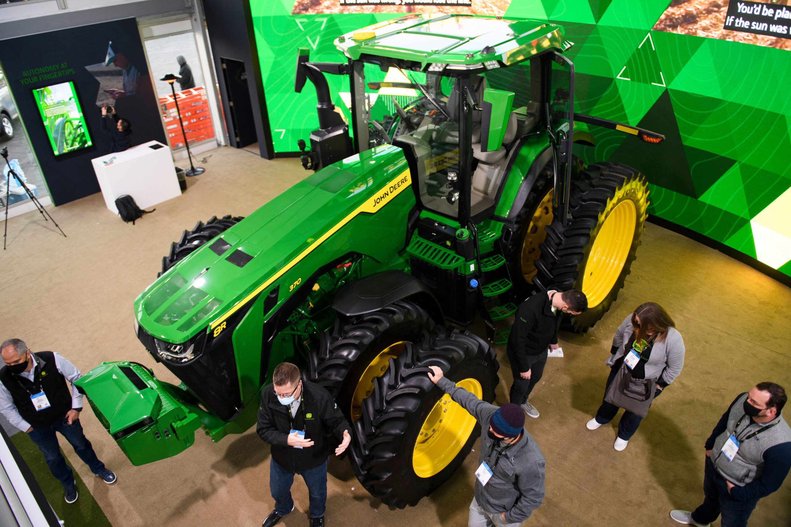 ‘let-it-run-24-hours-a-day’:-how-artificial-intelligence-and-automated-tractors-will-change-the-face-of-farming