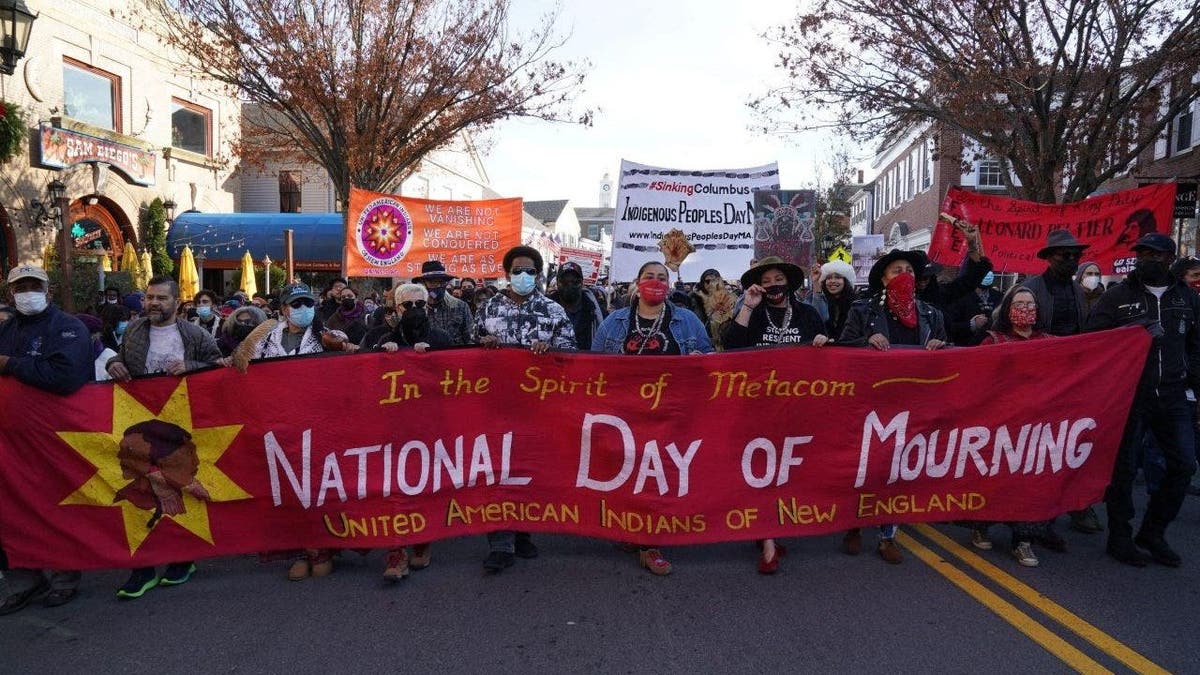 activists-plan-thanksgiving-protest-at-plymouth-rock-against-‚genocide‘-of-indigenous-people