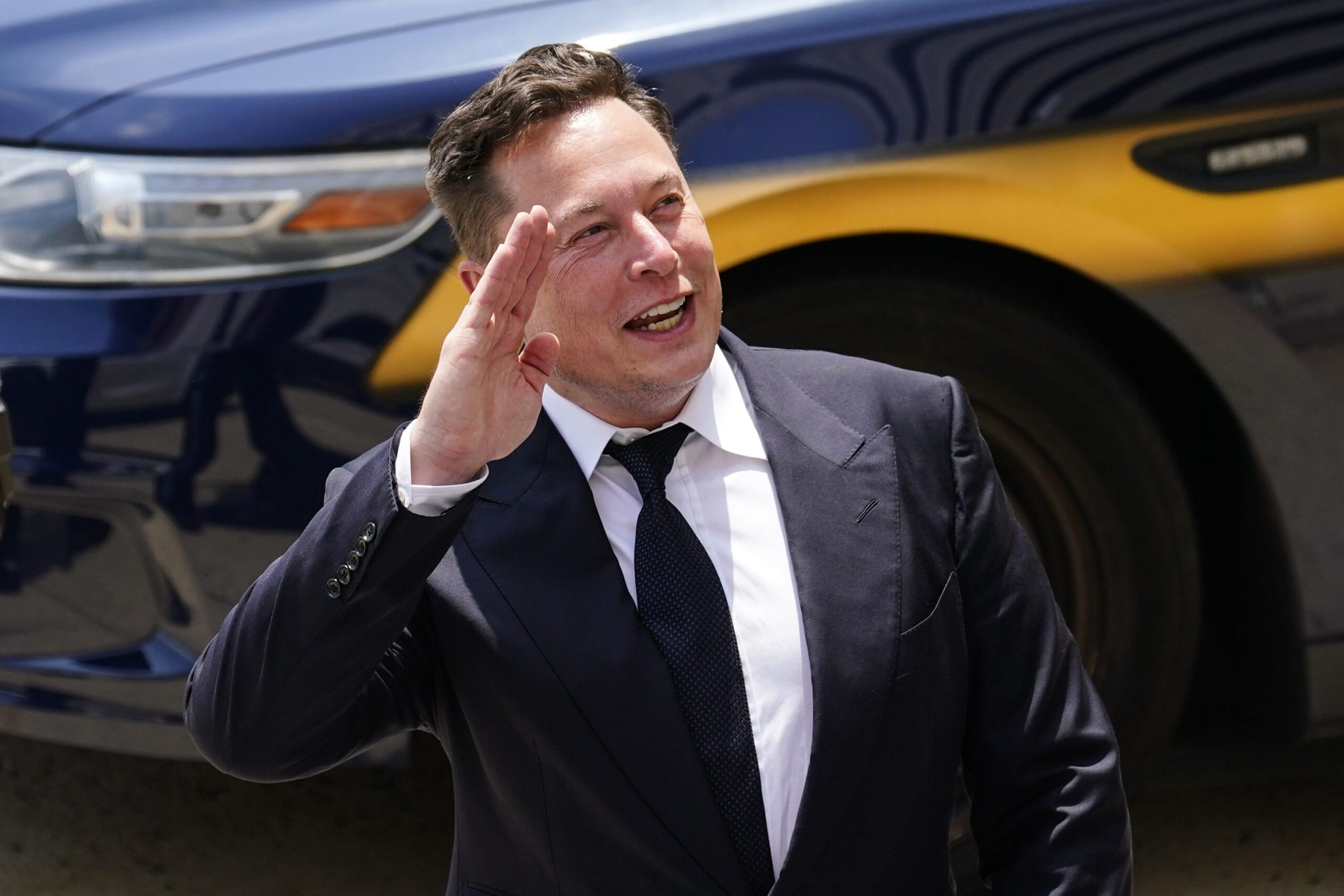 musk-draws-gop-support-after-claiming-apple-threatened-to-ban-twitter