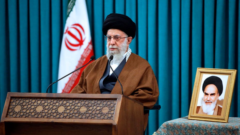sister-of-iran’s-supreme-leader-condemns-his-rule,-calls-on-revolutionary-guards-to-‚lay-down-their-weapons‘