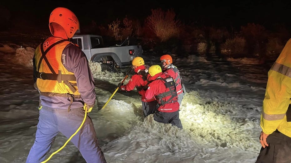 california-crews-rescue-family-from-suv-engulfed-by-raging-floodwaters