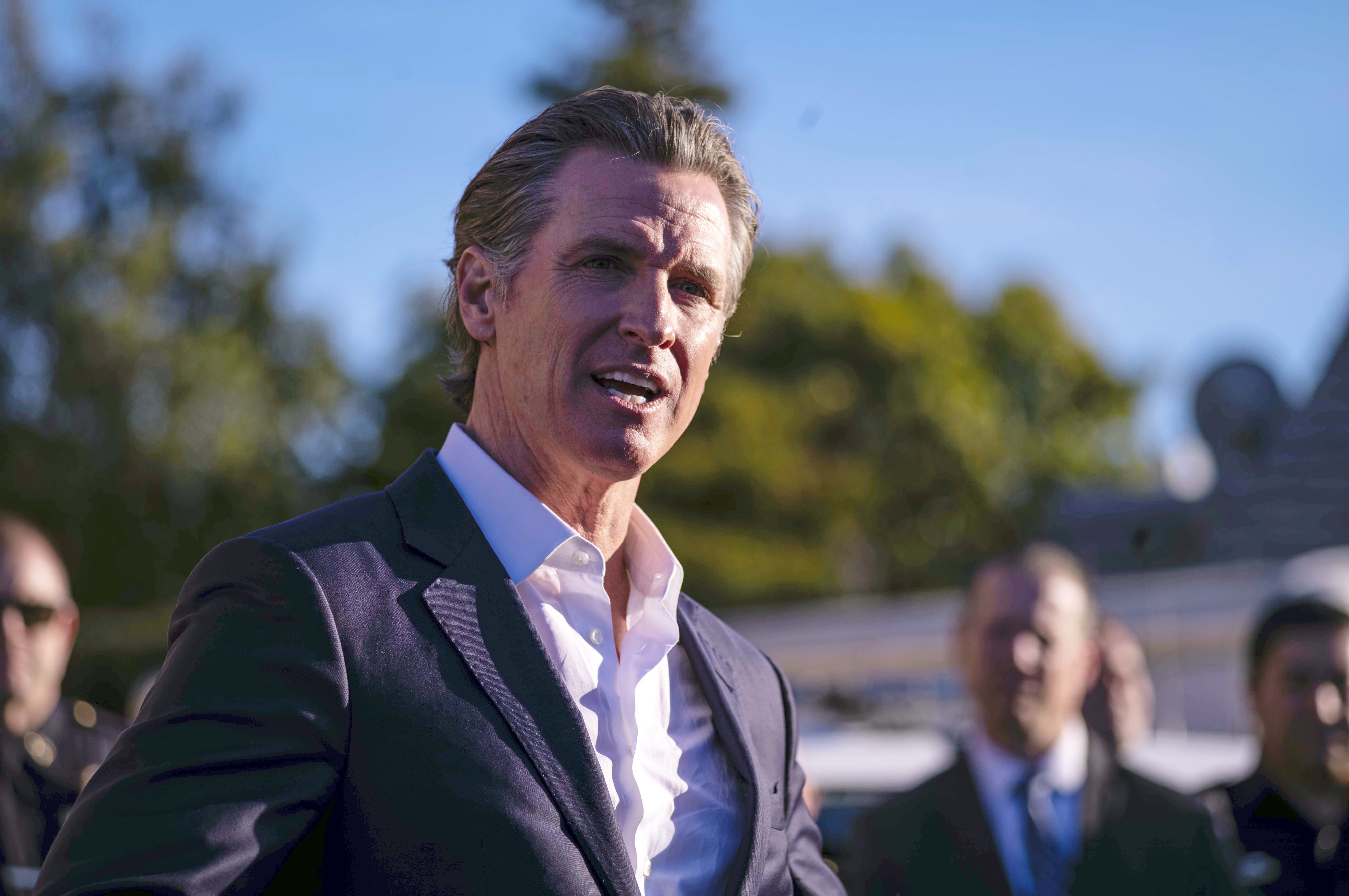 newsom-renews-call-for-federal-action-on-gun-safety-after-2-mass-shootings-in-california