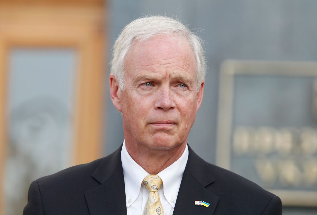 sen.-ron-johnson-questions-faa-over-covid-‘vaccine-adverse-events’-among-pilots