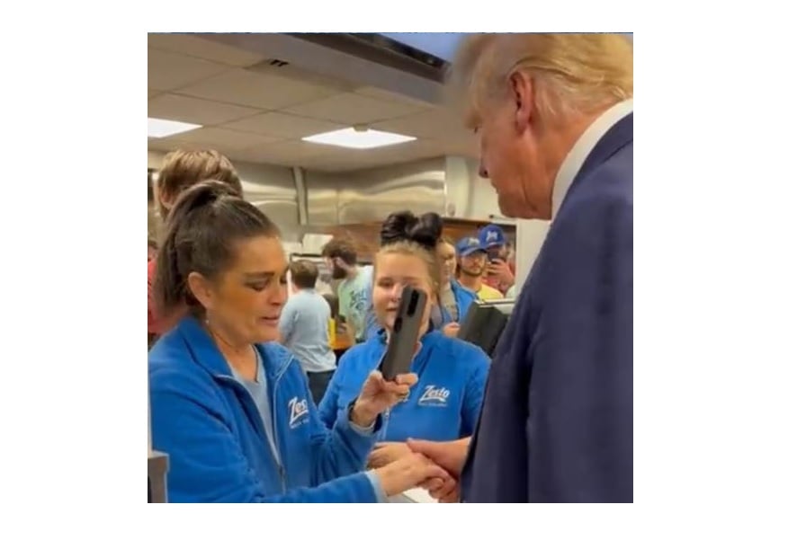 worker-holds-trump’s-hand-and-prays-for-him-in-visit-to-columbia,-south-carolina-restaurant,-zesto-(video,-photos)