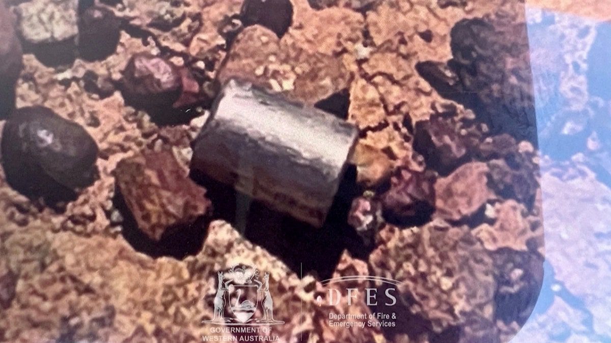 pea-sized-australian-radioactive-capsule-falls-off-truck,-is-found-6-days-later-after-massive-hunt