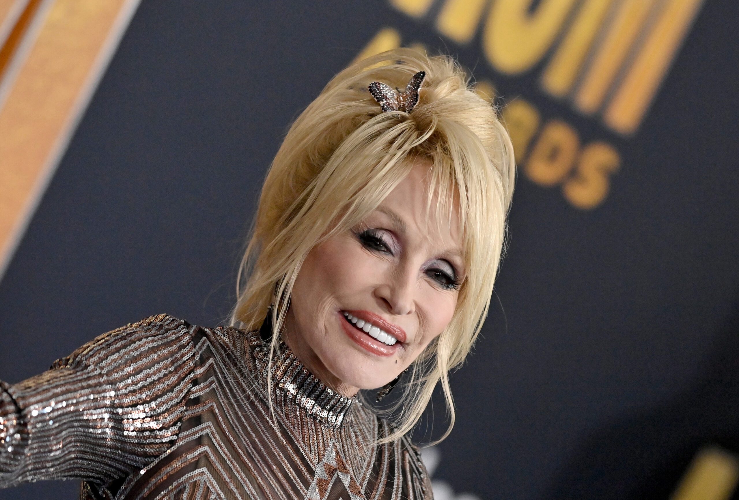 dolly-parton-gave-the-best-answer-to-rumors-she’s-promoting-cbd-gummies
