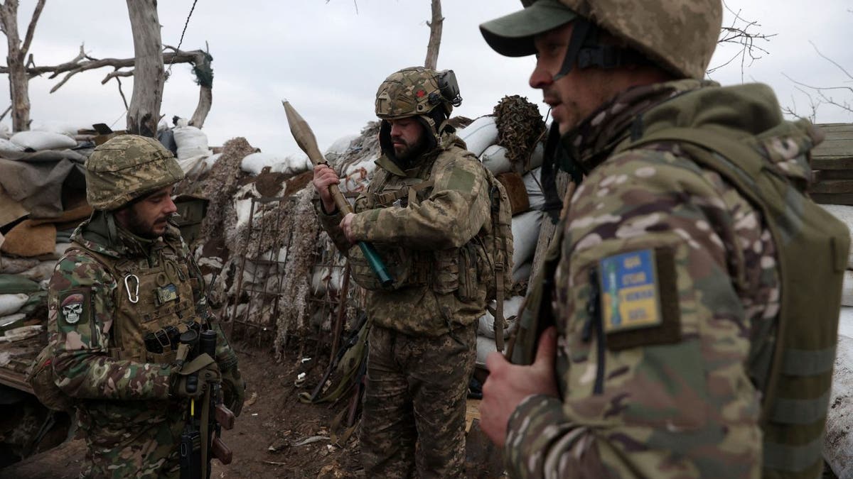 russian,-ukrainian-officials-say-dozens-of-soldiers-were-freed-in-prisoner-swap