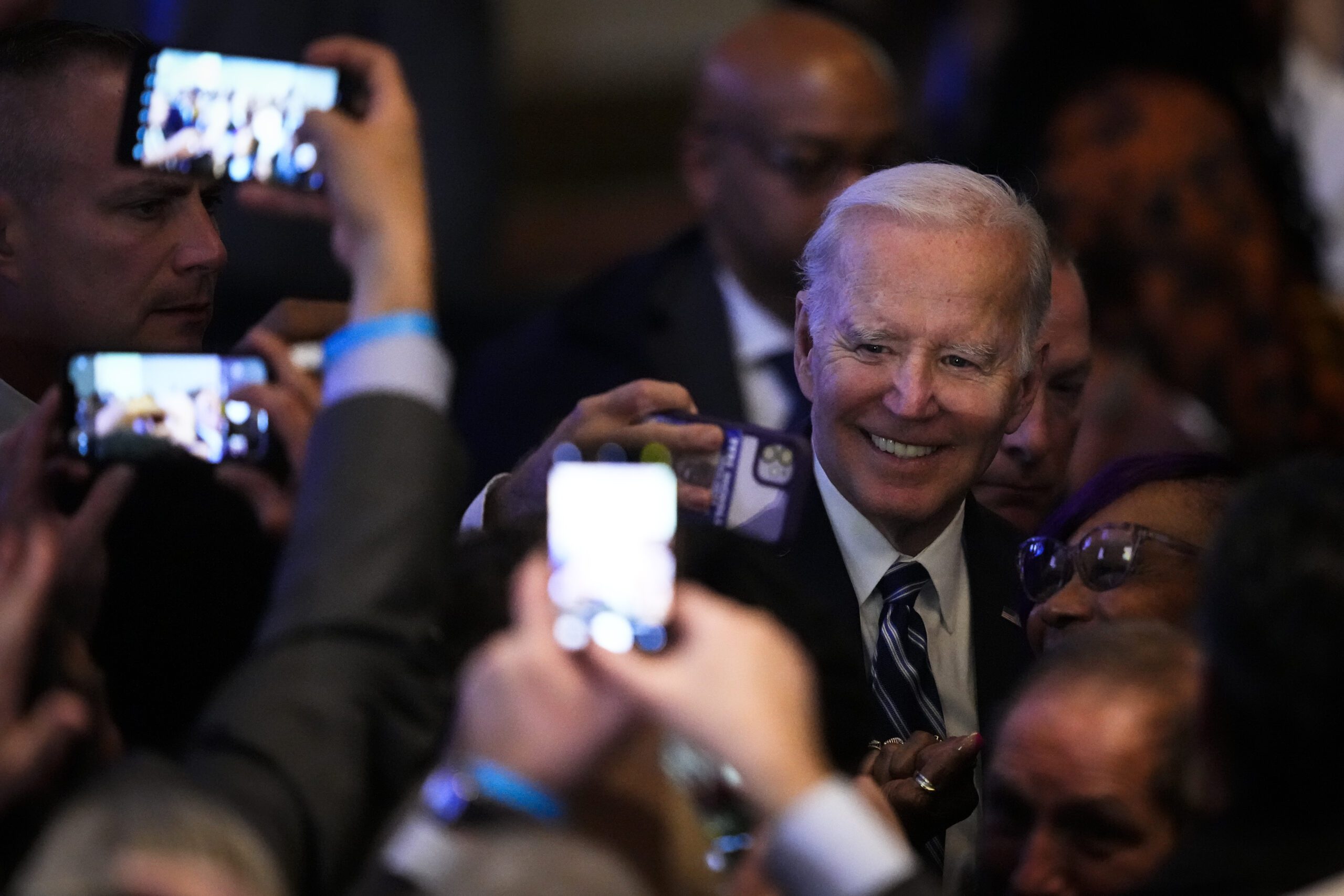 flexing-his-wins-and-eyeing-a-2nd-term,-biden-will-lay-out-contrasts-with-gop-in-state-of-the-union