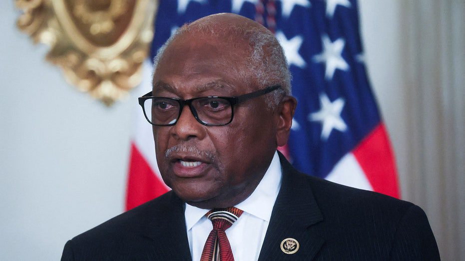rep.-clyburn-expects-positive-response-to-biden’s-reelection-bid,-despite-negative-poll-ratings