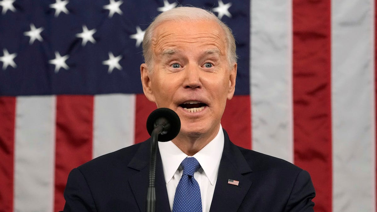 biden-appears-to-go-off-script-to-say-us-needs-oil,-gas-drilling