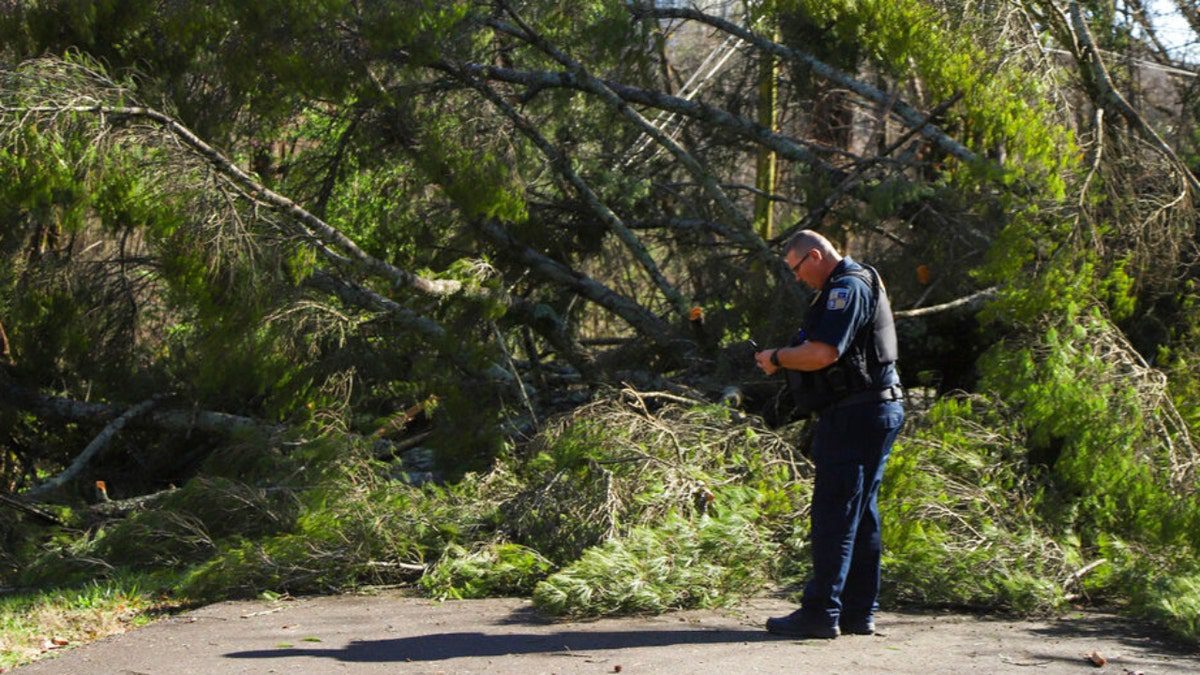 severe-weather-leaves-10-dead,-storm-brings-power-outages-for-hundreds-of-thousands