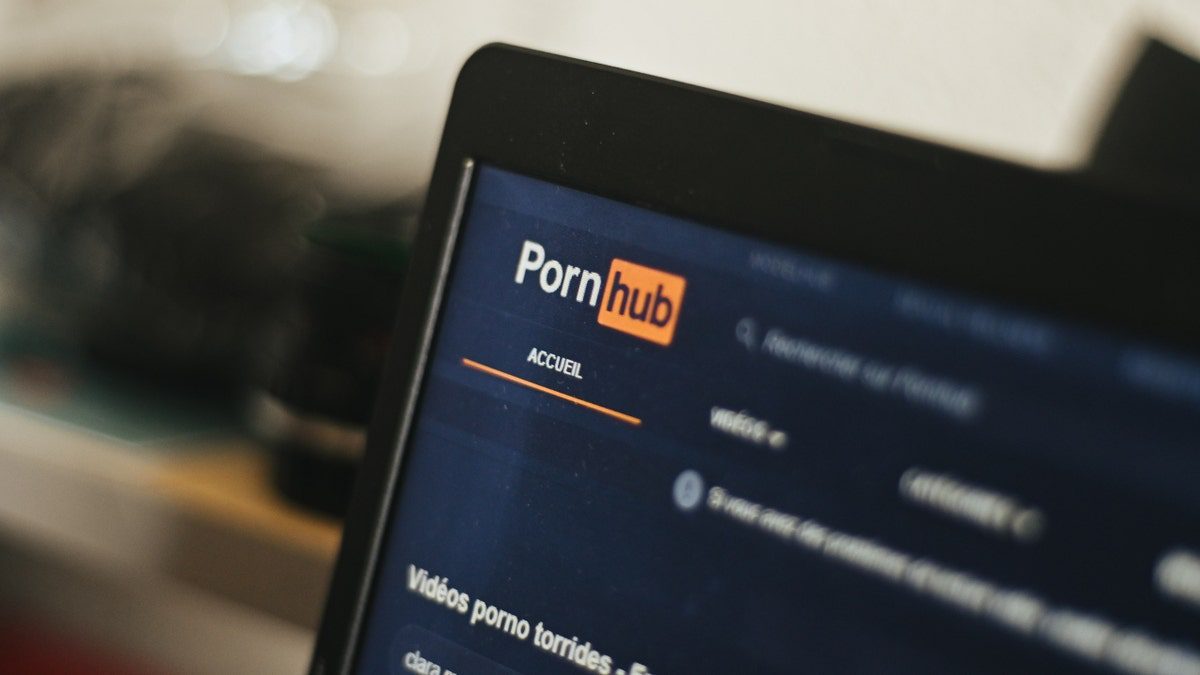 netflix-pornhub-doc-buries-troubling-allegations-of-sex-abuse-and-rape-in-lawsuit,-attorneys-say