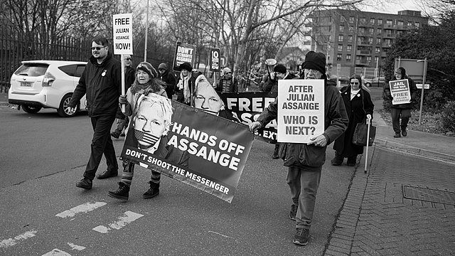 a-free-press-in-peril:-the-assange-case-drags-on