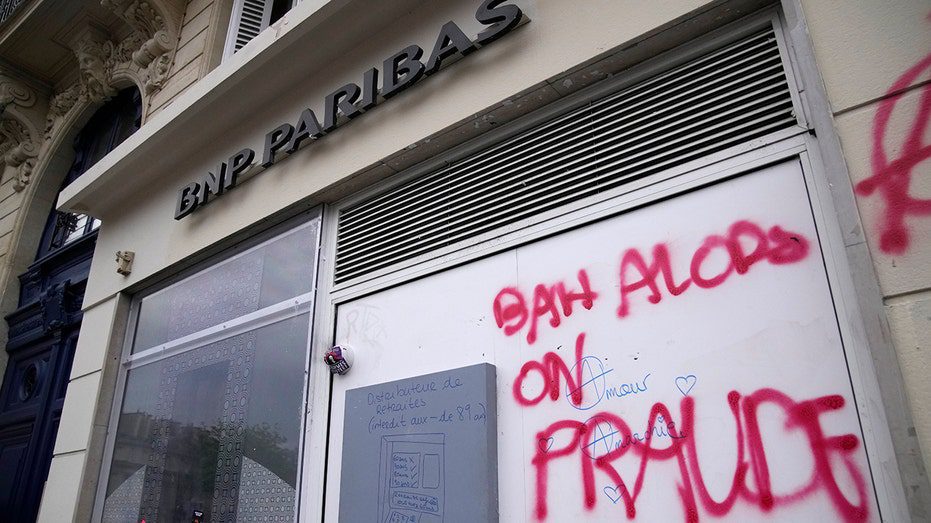 french-prosecutors-raid-paris-big-banks-in-tax-fraud-sweep