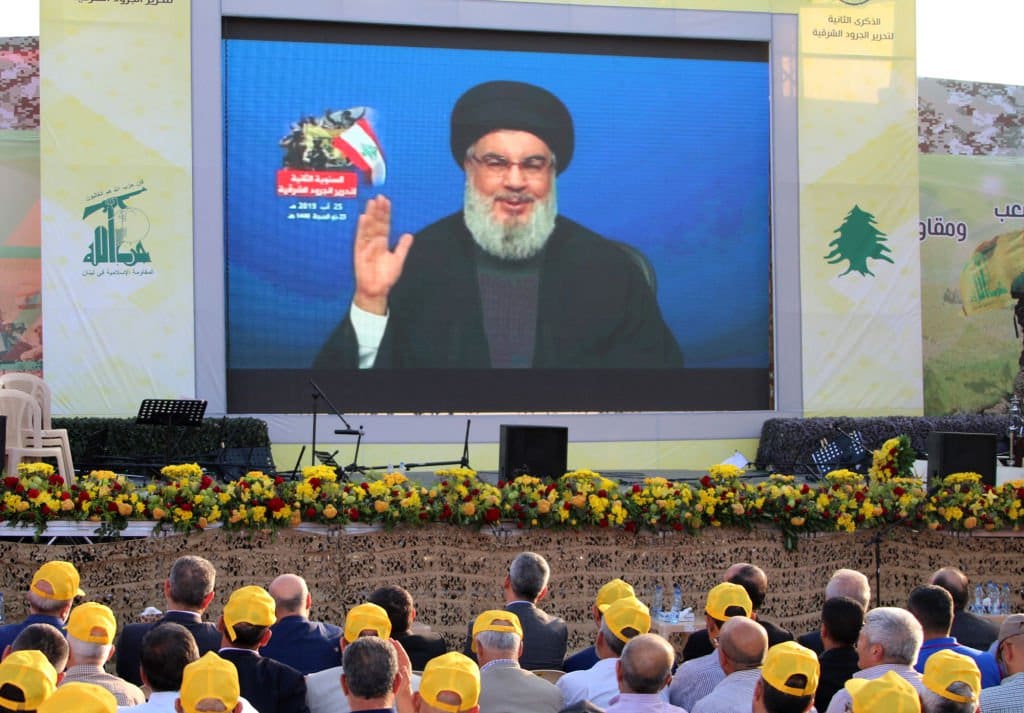 hisbollah-fuehrer-bezeichnet-die-usa-als-„grosser-satan“-und-behauptet,-dass-israelis-grausame-massaker-an-juden-begangen-haben,-nicht-hamas