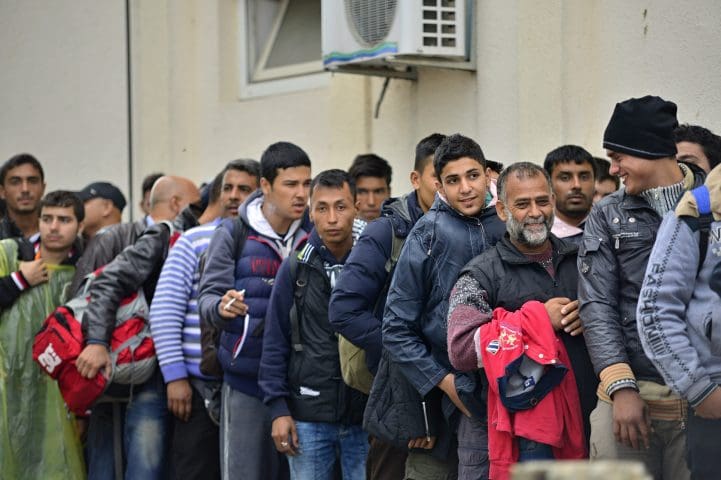 offiziell:-ein-„asylsuchender“-verursacht-hoehere-kosten-als-das-renteneinkommen-eines-deutschen-rentners-nach-45-jahren-arbeit