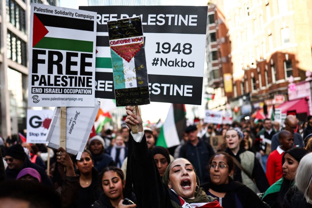 300.000-menschen-beteiligen-sich-an-einem-protestmarsch-gegen-den-offenen-hass-gegen-israel-in-london