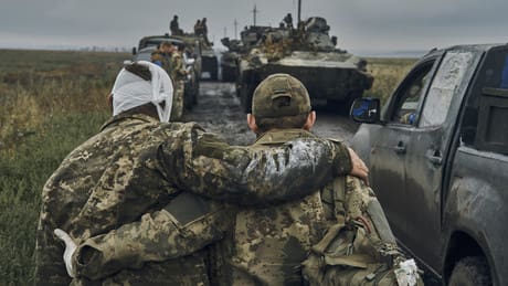 liveticker-zum-ukraine-konflikt:-us-beamte-schaetzen-verluste-der-armee-von-kiew-auf-190.000-soldaten