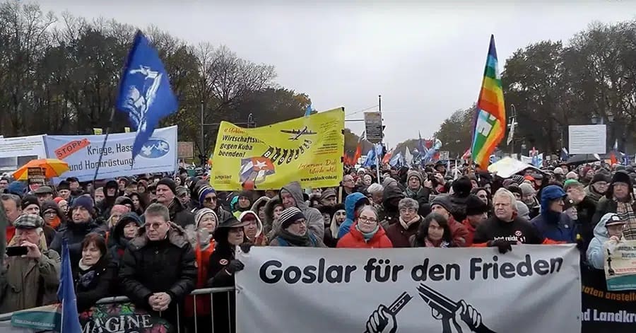 gedanken-ueber-die-berliner-friedensdemonstration-am-25.-november:-ich-kann-das-unverfrorene-kriegsgeschrei-nicht-tolerieren!