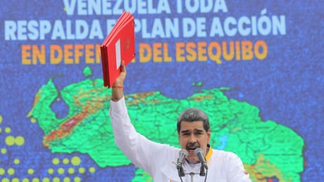 venezuelas-praesident-maduro-gibt-seine-unterschrift-unter-sechs-dekrete-zum-„schutz“-von-essequibo