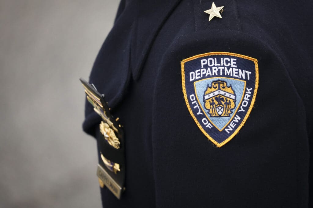 new-york-polizei-aufsichtsbehoerde-warnt-vor-eingeschraenkten-operationen-angesichts-von-haushaltskuerzungen